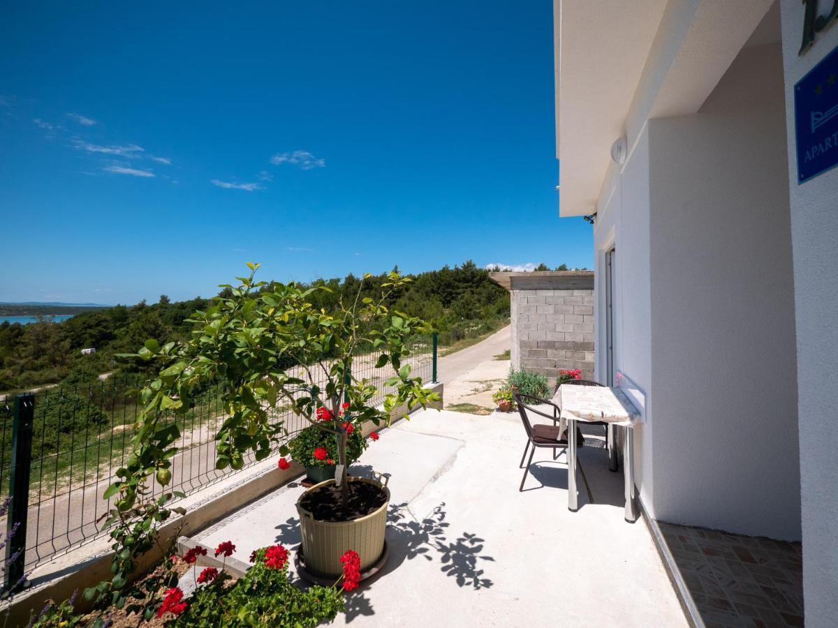 Apartments Tri Mora Ražanac Εξωτερικό φωτογραφία