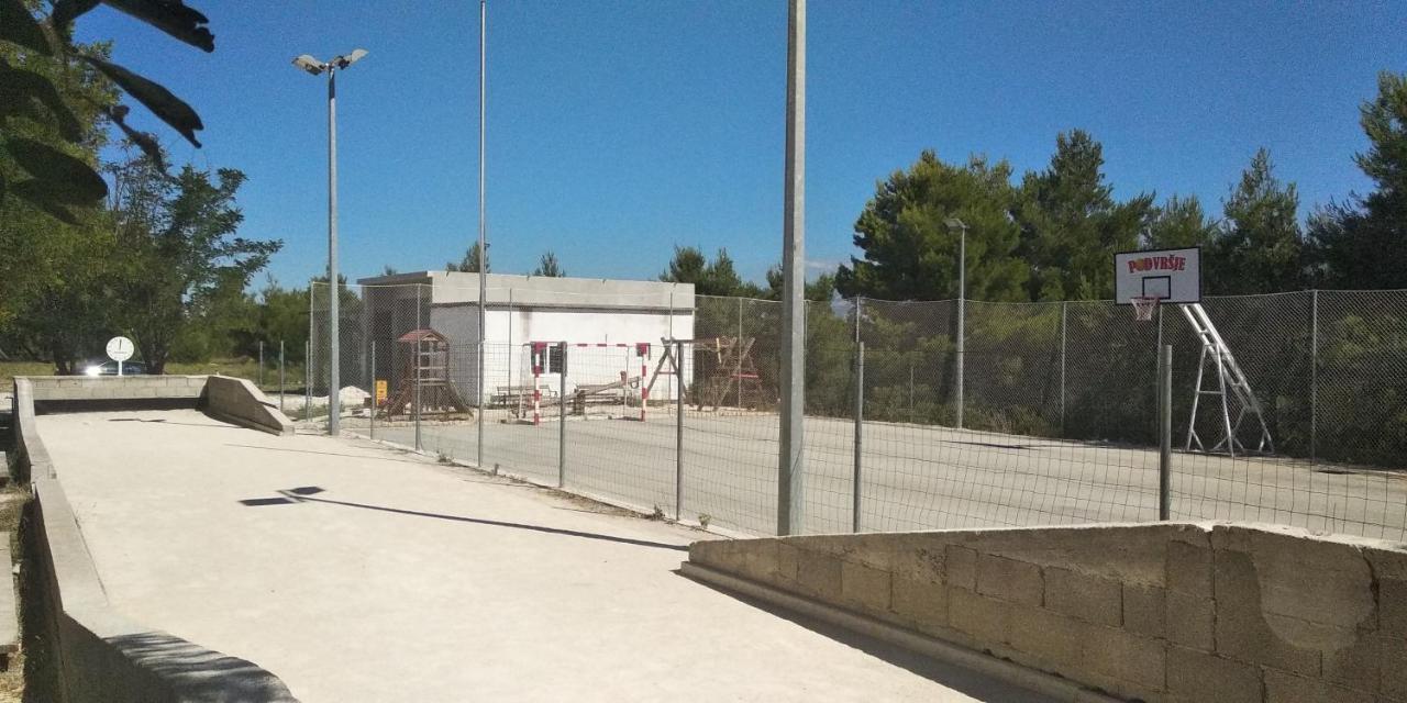 Apartments Tri Mora Ražanac Εξωτερικό φωτογραφία