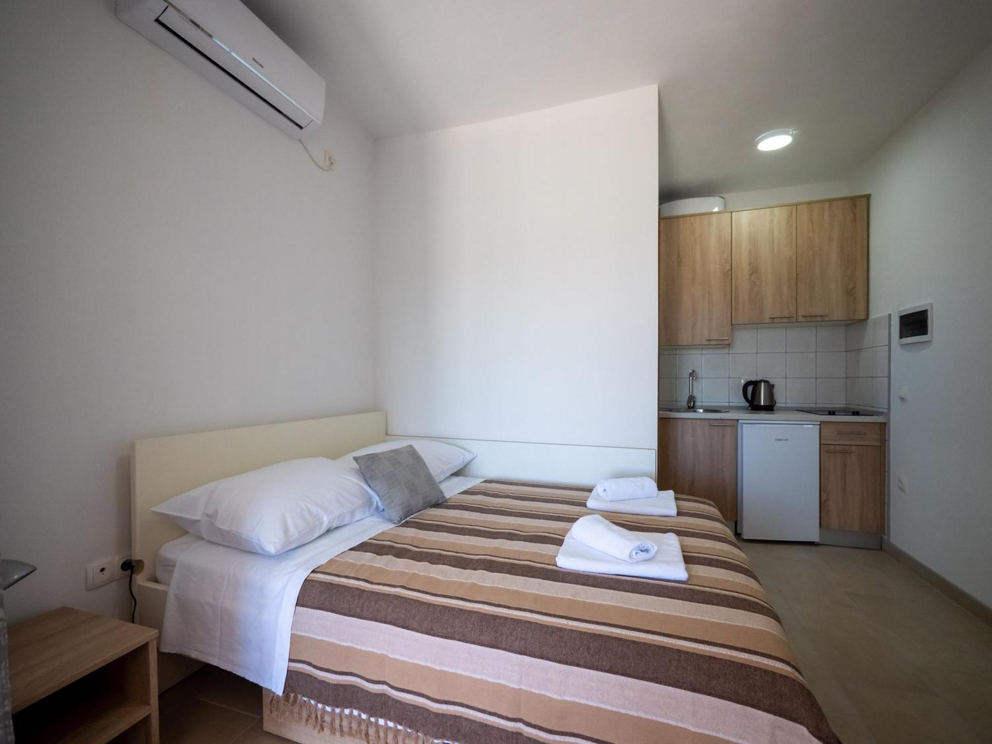 Apartments Tri Mora Ražanac Δωμάτιο φωτογραφία