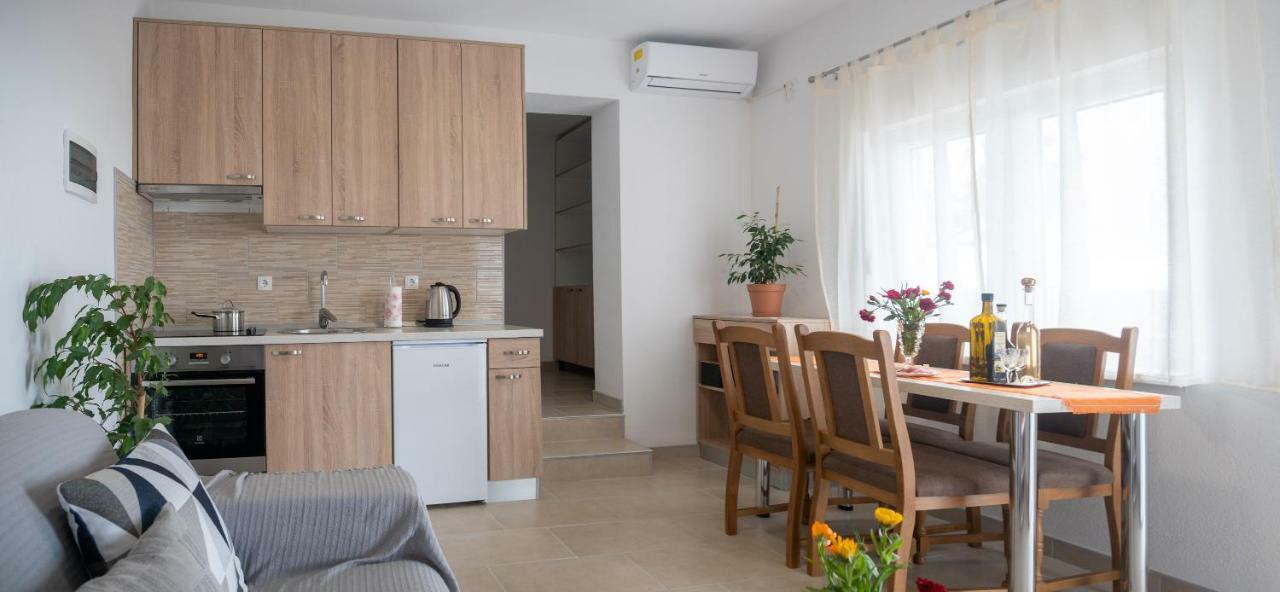 Apartments Tri Mora Ražanac Εξωτερικό φωτογραφία