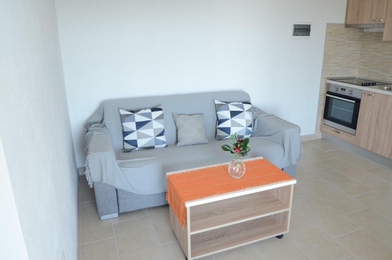 Apartments Tri Mora Ražanac Εξωτερικό φωτογραφία