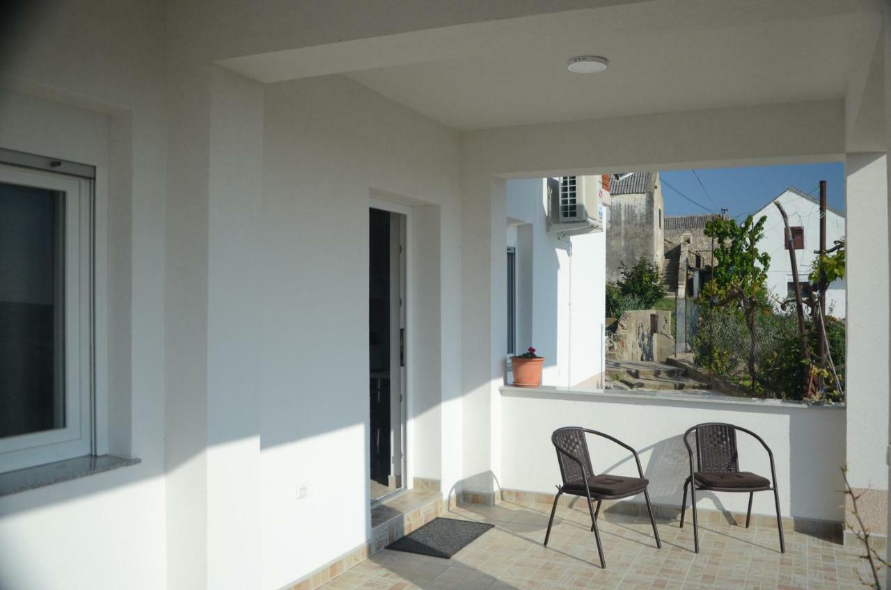 Apartments Tri Mora Ražanac Εξωτερικό φωτογραφία