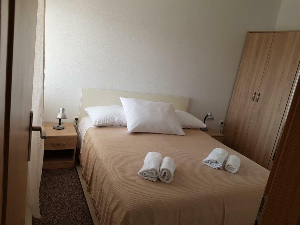 Apartments Tri Mora Ražanac Εξωτερικό φωτογραφία