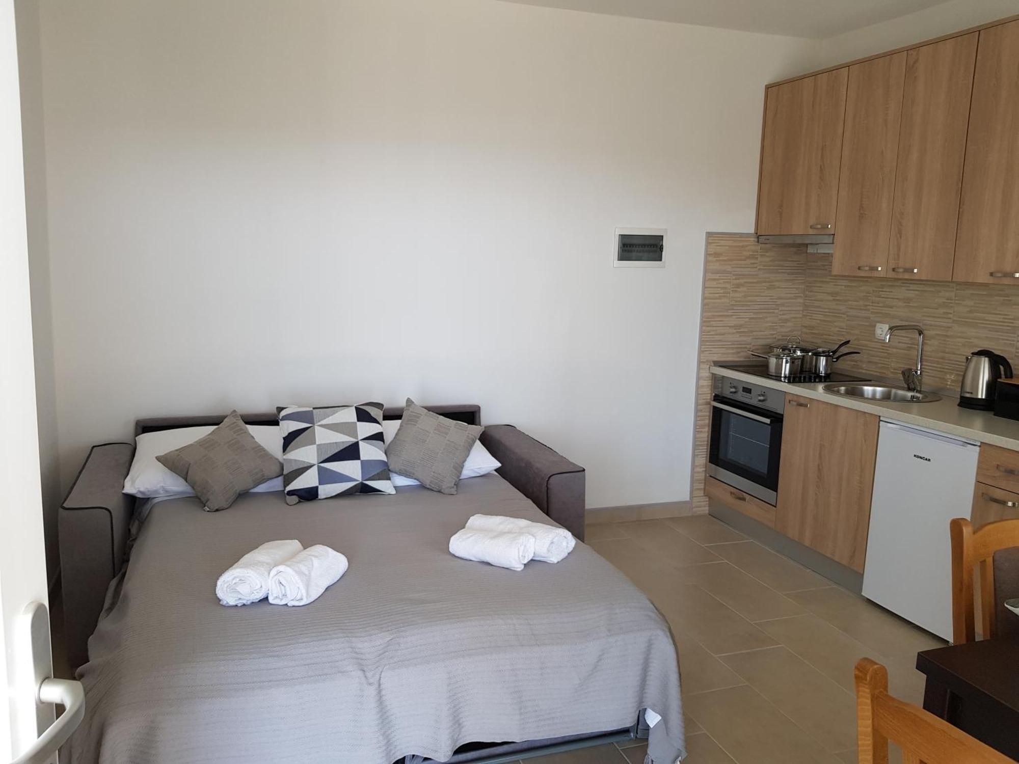 Apartments Tri Mora Ražanac Εξωτερικό φωτογραφία