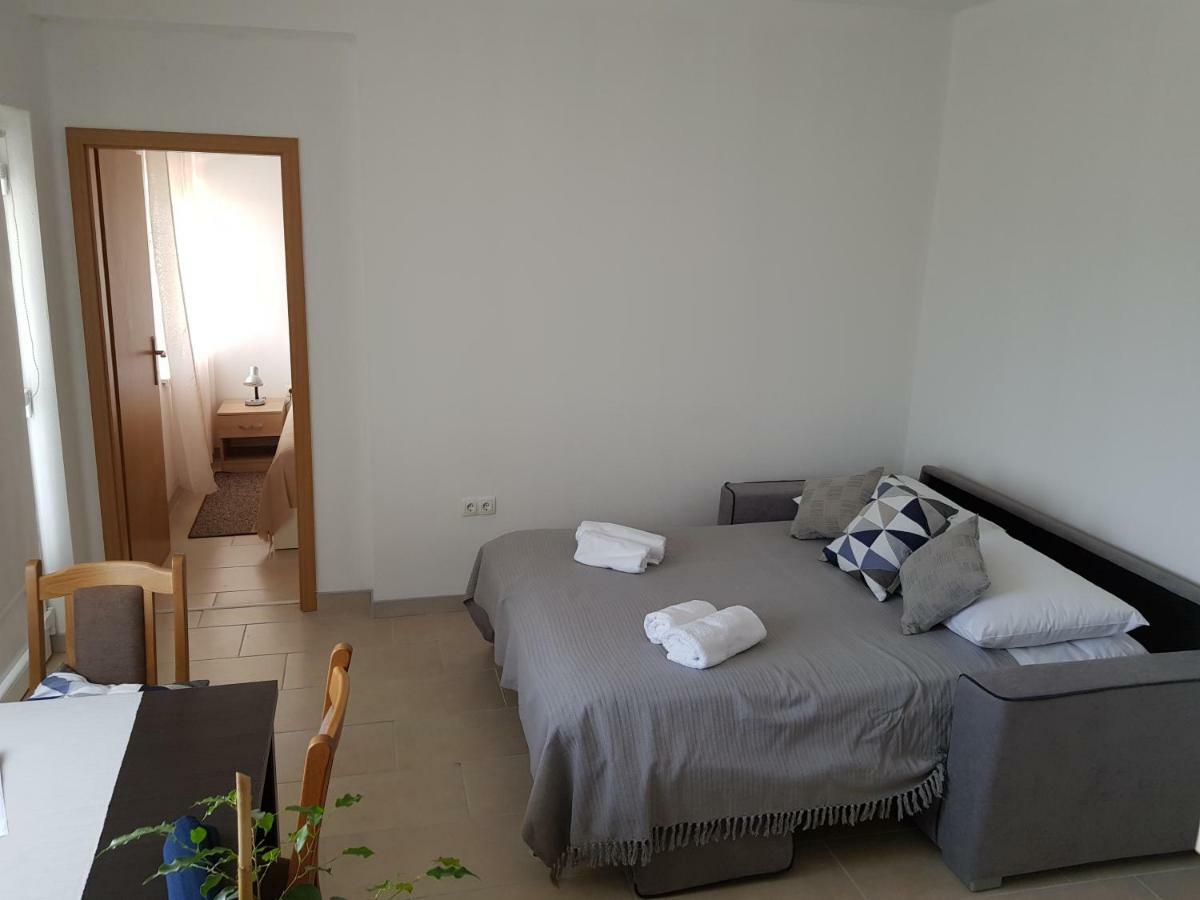 Apartments Tri Mora Ražanac Εξωτερικό φωτογραφία