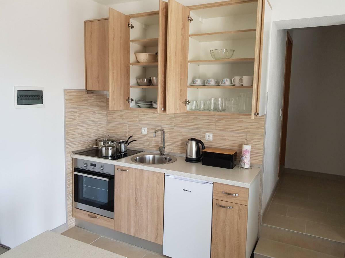 Apartments Tri Mora Ražanac Εξωτερικό φωτογραφία